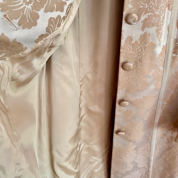 Sigrid Olsen Elegant Embroidered Cream and Gold Brocade Jacket Size 10 Buttons - Picture 10 of 17